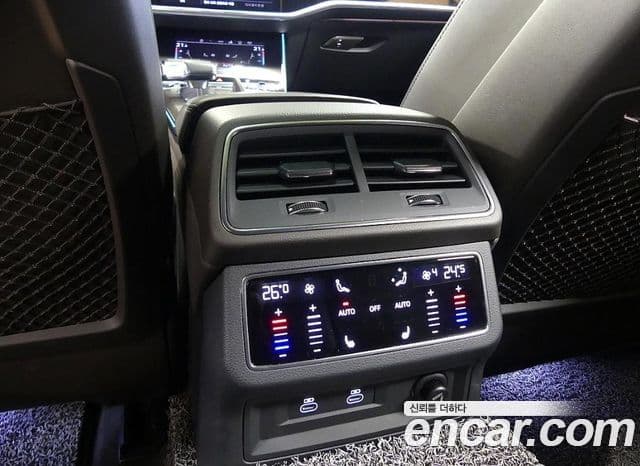 Audi A7 2022 — ფოტო 18/20