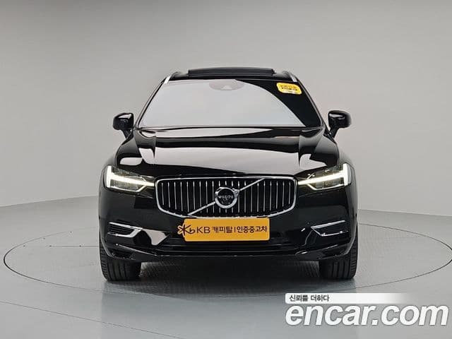 Volvo XC60 2021 — ფოტო 10/20