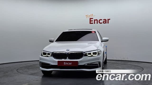 BMW 5 Series 2019 — Şəkil 1/20