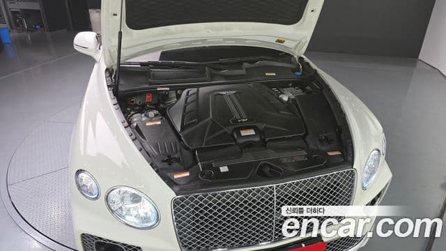 Bentley Bentayga 2022 — Şəkil 6/20