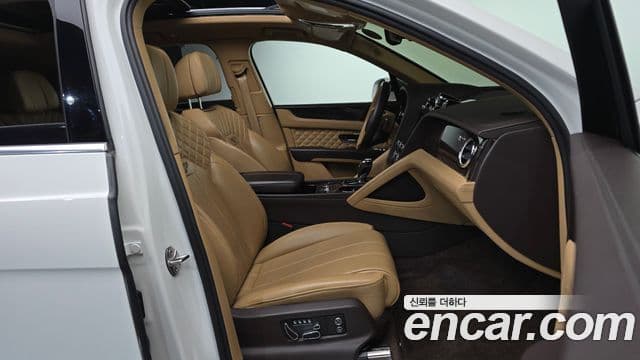 Bentley Bentayga 2022 — Şəkil 11/20