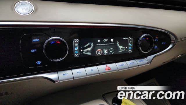 Genesis GV70 2021 — Şəkil 18/20