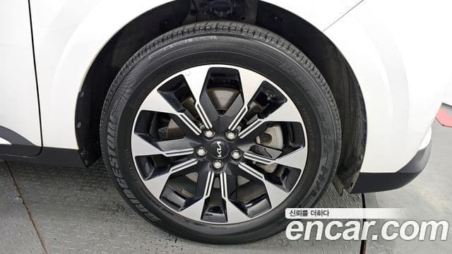 Kia Carnival 2021 — Фото 5/20