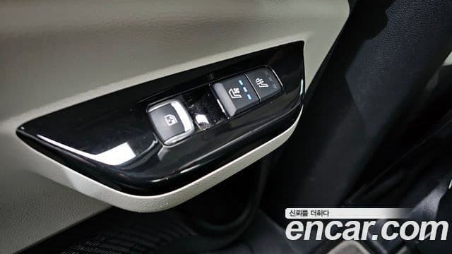 Kia Carnival 2021 — Фото 19/20