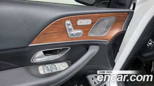 Mercedes-Benz GLE-Class 2022 — фото 17 из 20