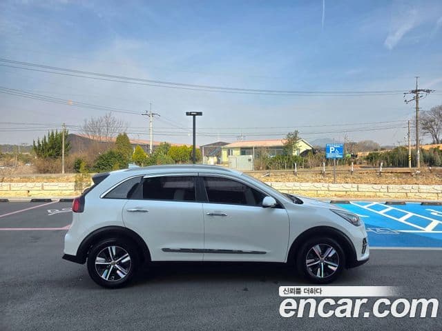 Kia Niro 2020 — Şəkil 2/20