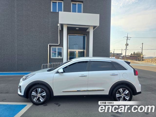 Kia Niro 2020 — Şəkil 14/20