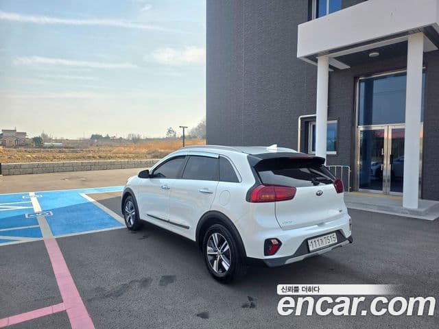 Kia Niro 2020 — Şəkil 12/20