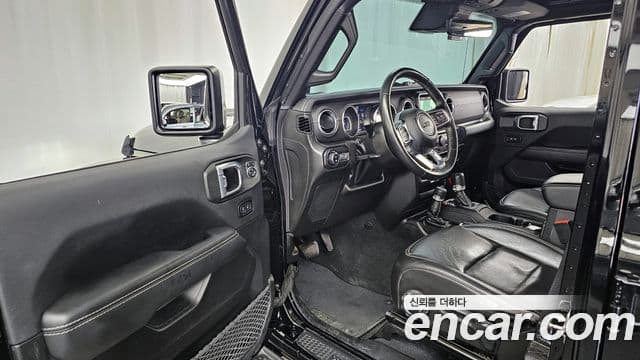 Jeep Wrangler 2022 — Şəkil 8/20