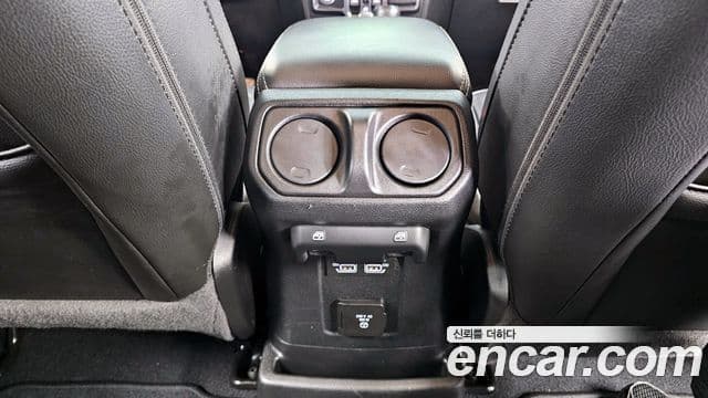 Jeep Wrangler 2022 — Şəkil 19/20