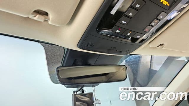 Kia Carnival 2021 — Şəkil 17/20