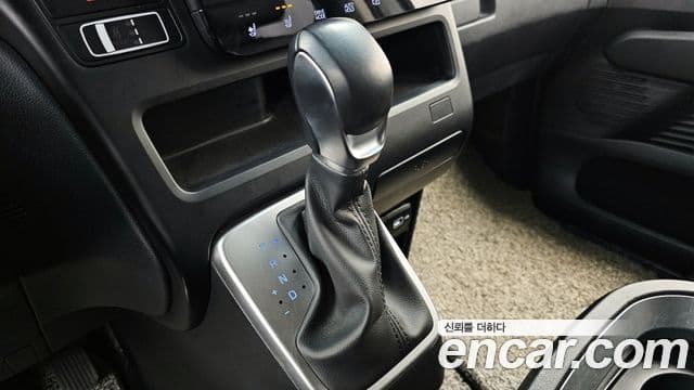 Hyundai Staria 2022 — Şəkil 9/20