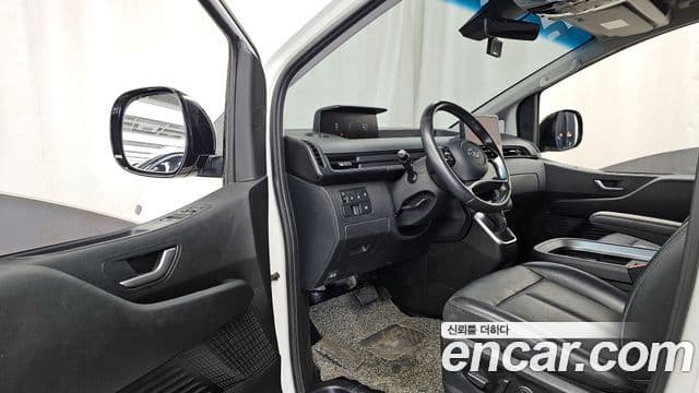 Hyundai Staria 2022 — фото 10 из 20