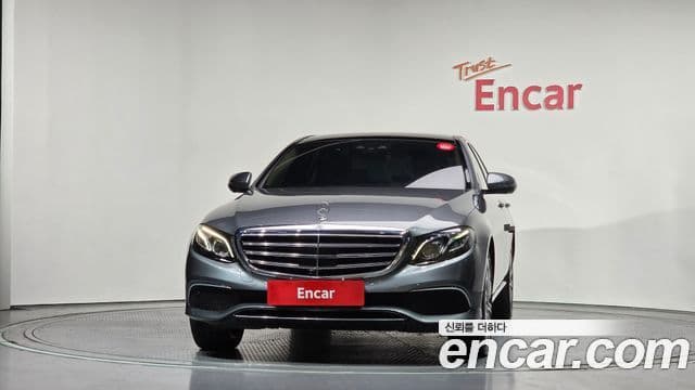 Mercedes-Benz E-Class 2018 — ფოტო 3/20