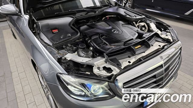 Mercedes-Benz E-Class 2018 — ფოტო 6/20