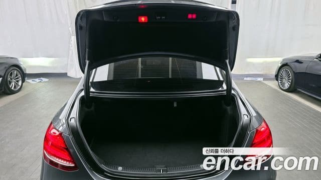 Mercedes-Benz E-Class 2018 — ფოტო 20/20