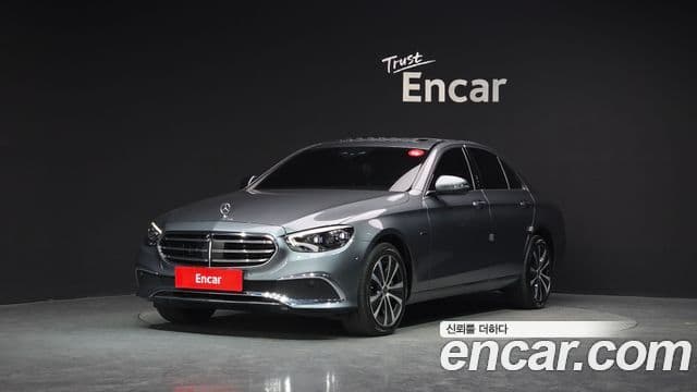 Mercedes-Benz E-Class 2021 — Photo 4/20