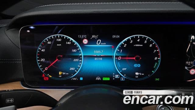 Mercedes-Benz E-Class 2021 — Фото 8/20