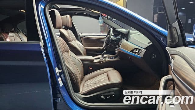 BMW 5 Series 2021 — Şəkil 10/20