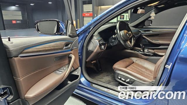 BMW 5 Series 2021 — Şəkil 11/20