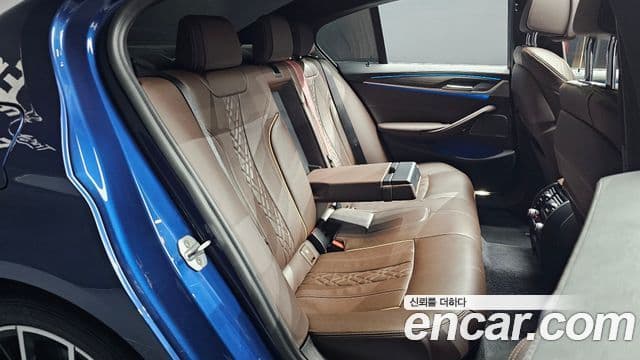 BMW 5 Series 2021 — фото 12 из 20