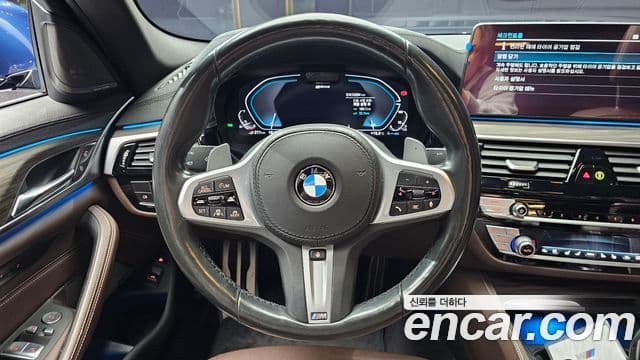 BMW 5 Series 2021 — фото 13 из 20