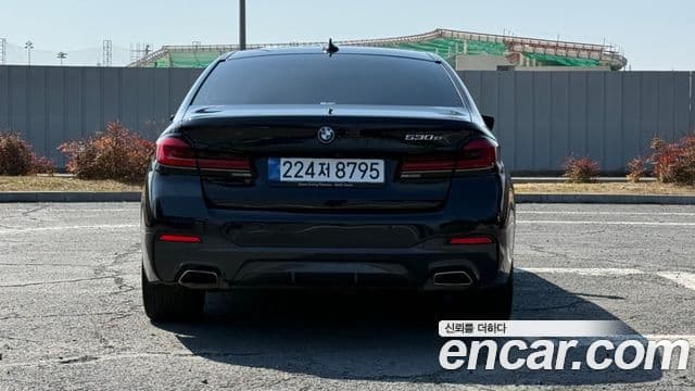 BMW 5 Series 2022 — Şəkil 1/20