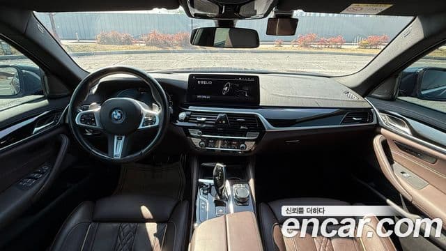 BMW 5 Series 2022 — Şəkil 10/20