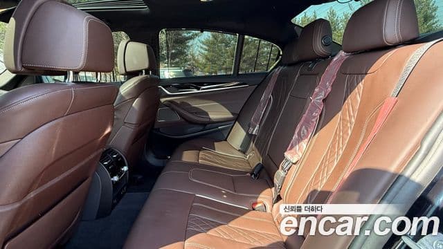 BMW 5 Series 2022 — Şəkil 13/20