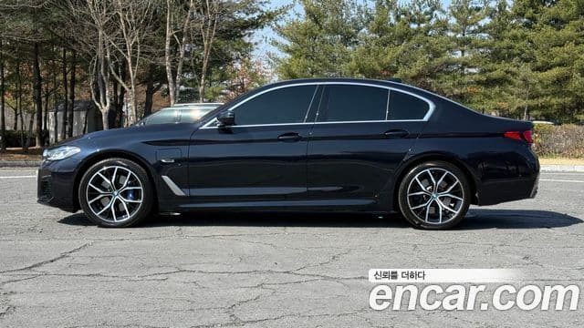 BMW 5 Series 2022 — Şəkil 20/20