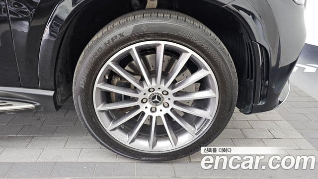 Mercedes-Benz GLE-Class 2023 — ფოტო 5/20