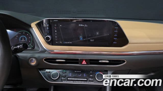 Hyundai Sonata 2020 — ფოტო 15/20