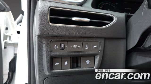 Hyundai Sonata 2020 — ფოტო 16/20