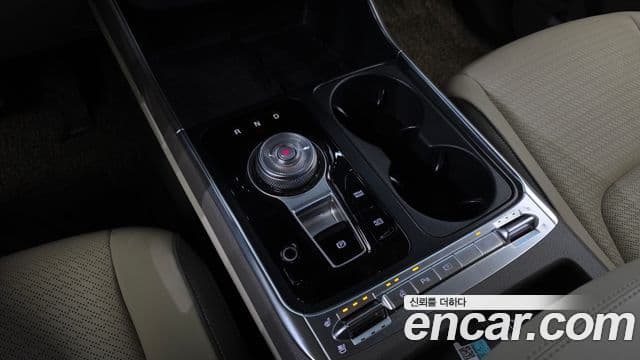 Kia Carnival 2024 — Şəkil 9/20