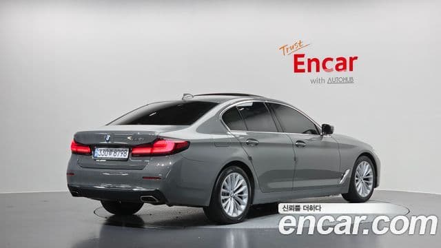 BMW 5 Series 2021 — ფოტო 2/20