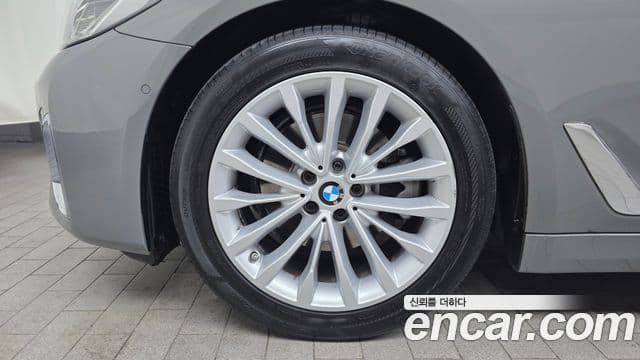 BMW 5 Series 2021 — ფოტო 5/20