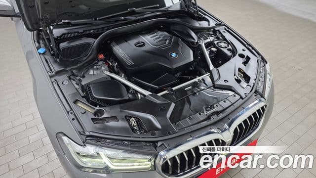 BMW 5 Series 2021 — ფოტო 6/20