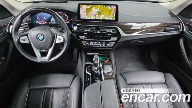 BMW 5 Series 2021 — ფოტო 7/20