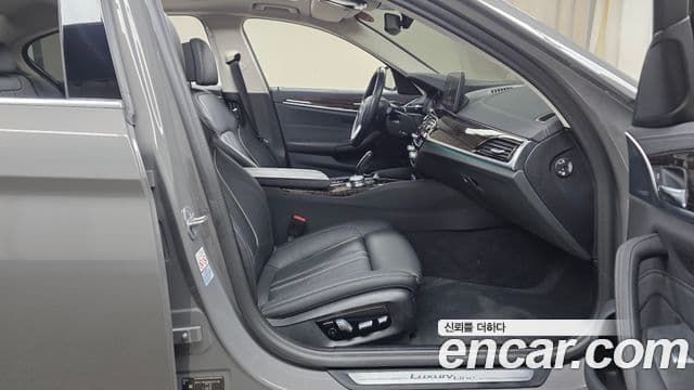 BMW 5 Series 2021 — ფოტო 11/20
