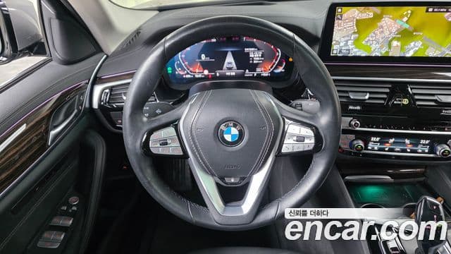 BMW 5 Series 2021 — ფოტო 13/20