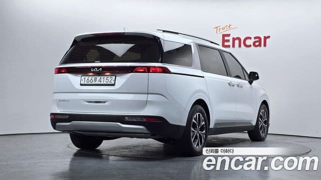 Kia Carnival 2023 — Фото 2/20