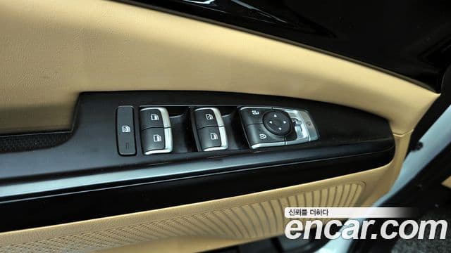 Kia Carnival 2023 — Фото 18/20