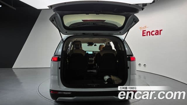 Kia Carnival 2023 — Фото 20/20