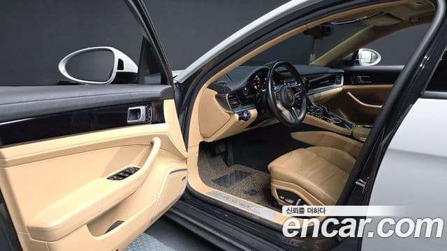 Porsche Panamera 2018 — Şəkil 20/20
