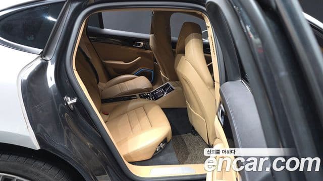 Porsche Panamera 2018 — Şəkil 9/20