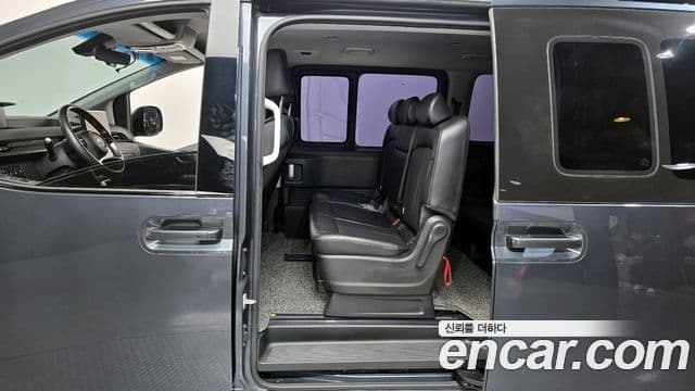 Hyundai Staria 2021 — ფოტო 10/20