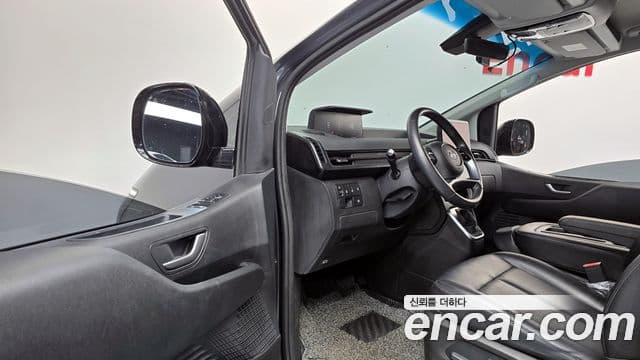 Hyundai Staria 2021 — ფოტო 11/20