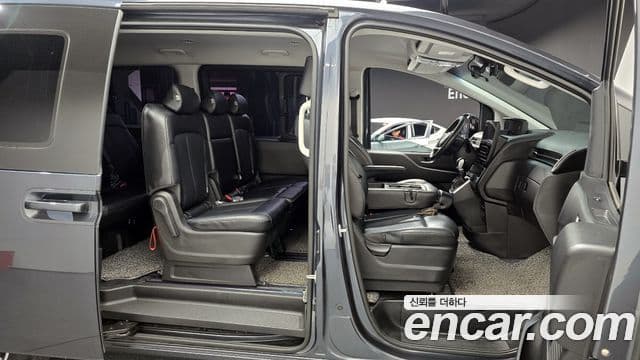Hyundai Staria 2021 — ფოტო 12/20