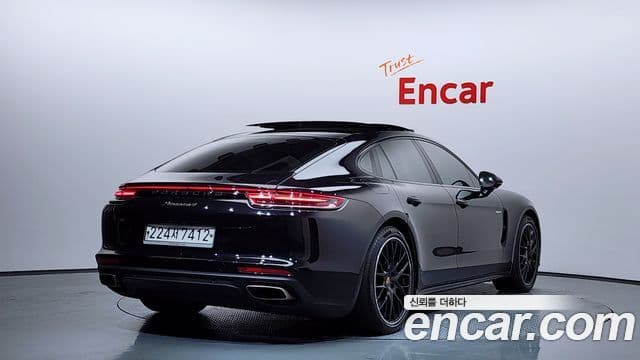 Porsche Panamera 2019 — ფოტო 2/20
