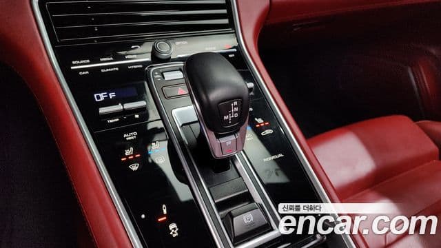 Porsche Panamera 2019 — ფოტო 9/20